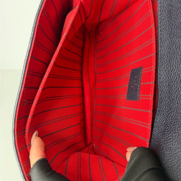 AUTHENTIC Louis Vuitton LV Pochette Metis Marine Rouge Navy Leather - Picture 9 of 16